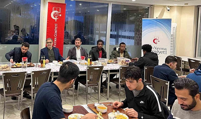 İlim Yayma Cemiyeti öğrencilerle iftarda buluştu