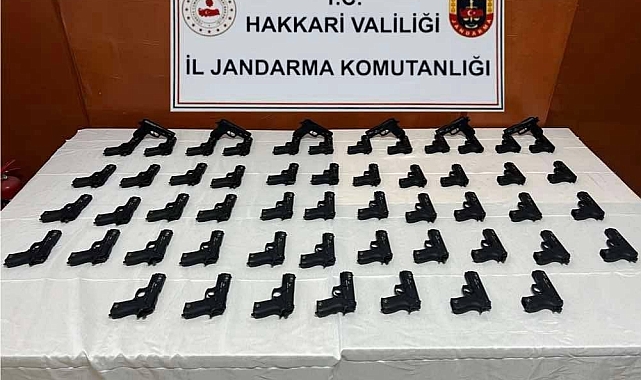 Jandarma Hakkari'de 58 adet tabanca ele geçirildi