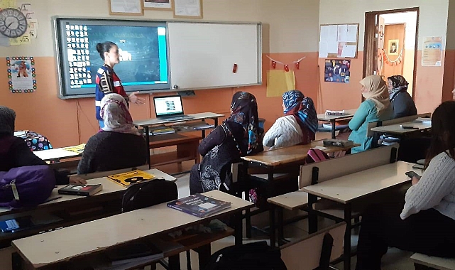 Jandarmadan annelere uyuşturucu eğitimi