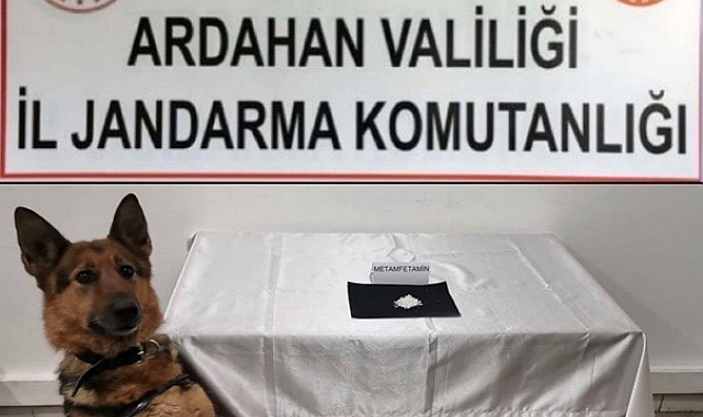 Kargo ile uyuşturucu teminine suçüstü! 3 kişi yakalandı