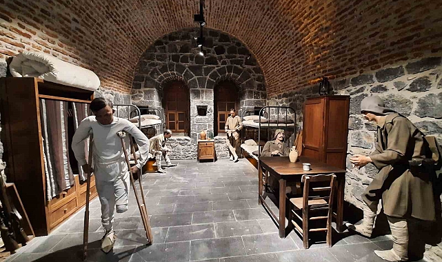 Kars'ta Kafkas Cephesi Harp Tarihi Müzesi'nde bayram yoğunluğu
