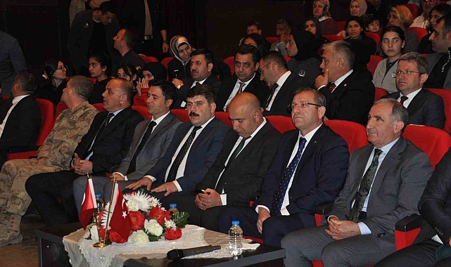 Kars'ta kitap okuyanlar ödüllendirildi