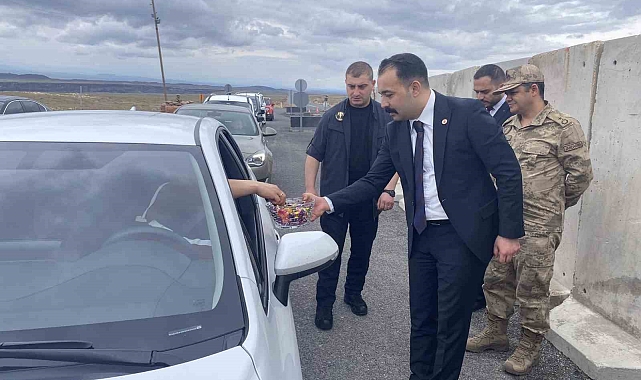 Kars'ta trafik uygulamasına kaymakam Okatan katıldı