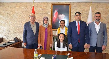 Kaymakam Kaymakçı koltuğunu ilköğretim öğrencisine devretti