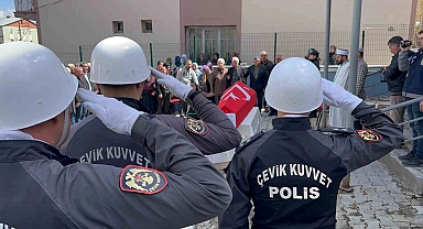 Kazada hayatını kaybeden polis Sarıkamış'ta toprağa verildi