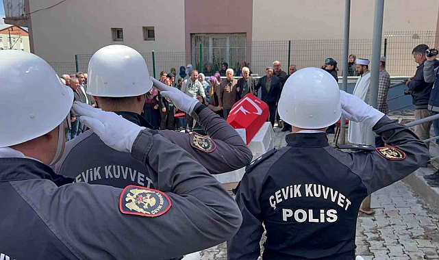 Kazada hayatını kaybeden polis Sarıkamış'ta toprağa verildi