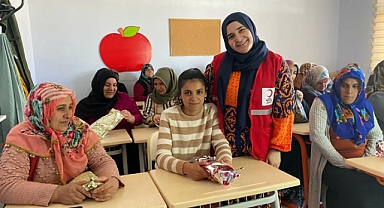 Kızılay gönüllülerinden, Ağrılı kadınlara sağlıklı yaşam eğitimi verildi