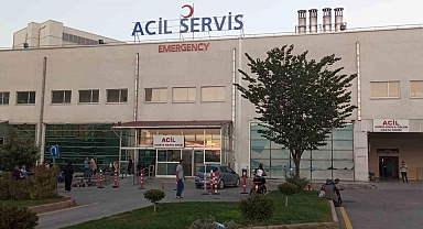 Malatya'da bir şahıs tartıştığı 2 kişinin bıçaklı saldırısında yaralandı