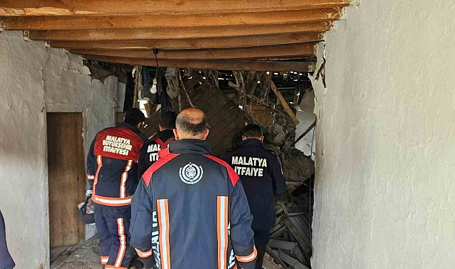 Malatya'da göçük altında kalan 6 büyükbaş hayvanı itfaiye kurtardı