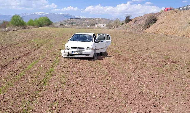 Malatya'da trafik kazası; otomobil şarampole devrildi 1 kişi yaralandı