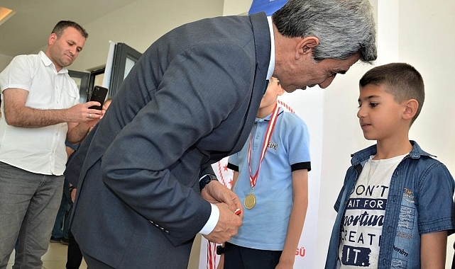 Malatya'da zeka oyunlarında dereceye giren öğrenciler ödüllendirildi