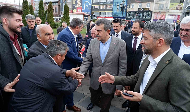 Milli Eğitim Bakanı Yusuf Tekin; "Şapkamızı önümüze, elimizi de vicdanımıza koyup yeniden düşünmenin vaktidir"