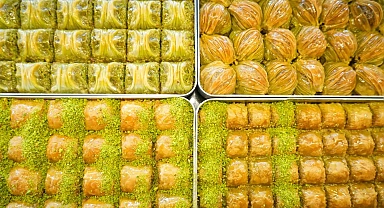 Muşlu tatlıcılar hünerleri ile tezgahları süsledi