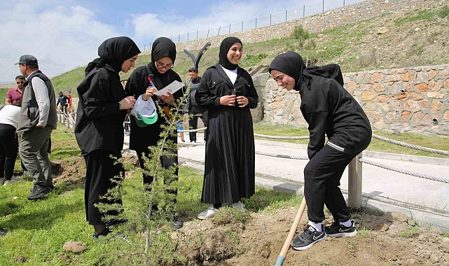 Muş'ta ağaç dikme etkinliği gerçekleştrildi