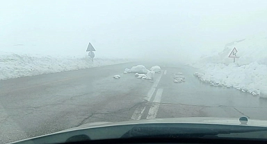 Palandöken geçidi yoğun sis ve tipiye teslim