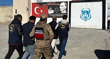 Patnos’ta aranan 2 firari yakalandı