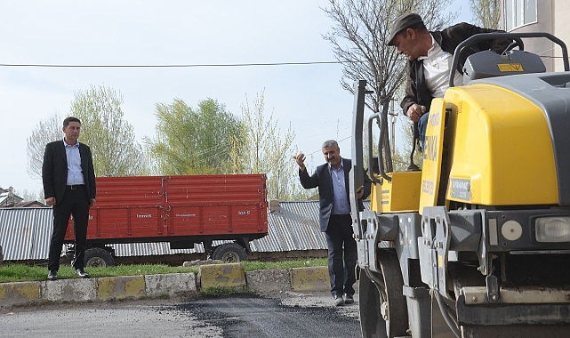 Patnos'ta hasarlı yollar onarılıyor