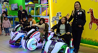 Polislerden Down Sendromlu çocuklarla anlamlı etkinlik