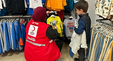 Ramazan Bayramı öncesi Ağrılı minikler sevindirildi