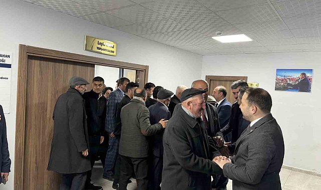 Siyasilerden bayramlaşma programı