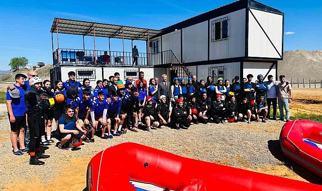 Sporcular Rafting kampı için Bingöl'deler