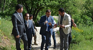 Tarihi Taş Köprü definecilerin hedefi oldu