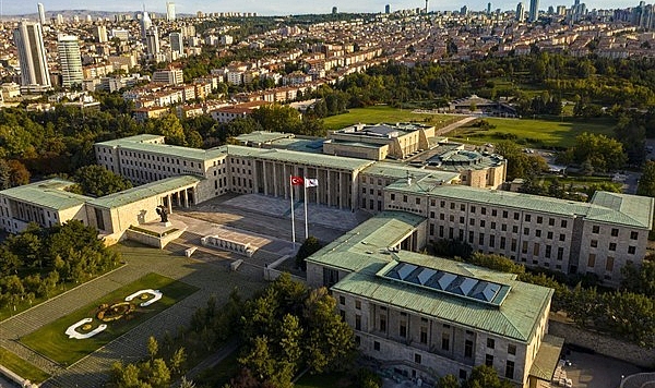 TBMM Başkanı Kurtulmuş, personelle bayramlaştı