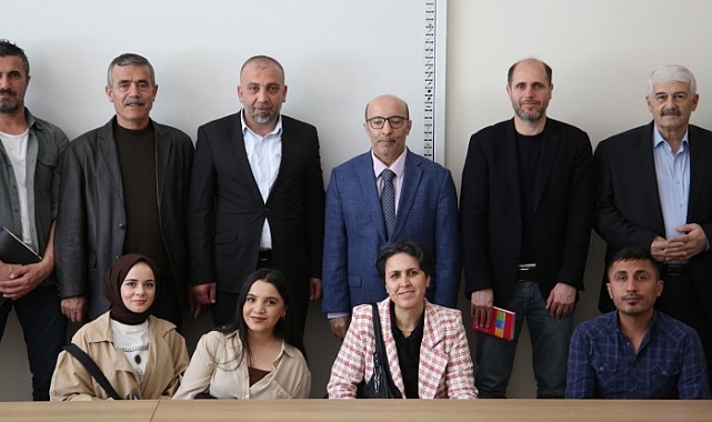 Tecrübeli gazeteci, öğrencilerle bir araya geldi