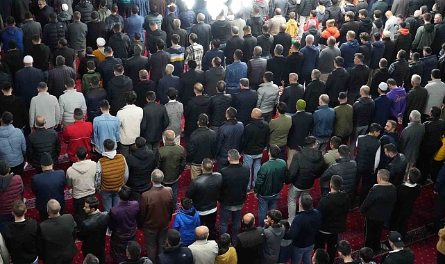 Türkiye'ni ilk bayram namazı Iğdır'da kılındı