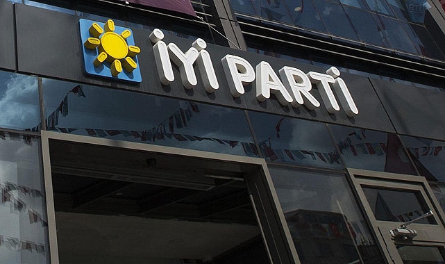 Ümit Özlale neden istifa etti? Açıklaması ne oldu?
