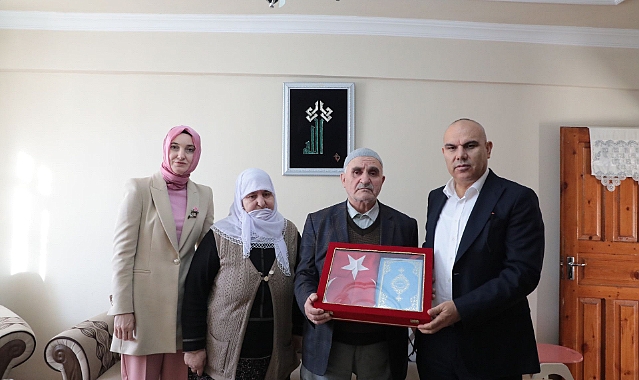 Vali Koç ve eşinden şehit ailelerine ziyaret