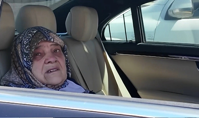 Vali yaşlı kadını gideceği yere makam otosuyla göndertti, hayır duasını aldı