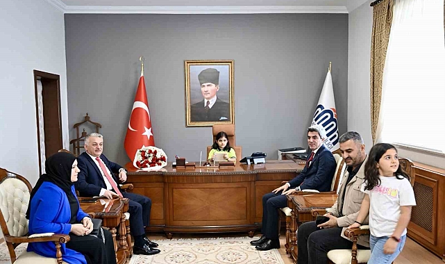Valisi Yazıcı koltuğunu Erva Çetin'e bıraktı