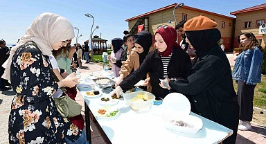Van YYÜ'de 'Turizm Haftası' kutlamaları