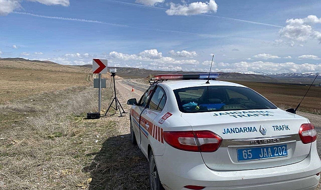 Van'da çok sayıda araç trafikten men edildi