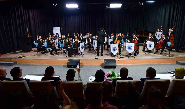 Van'da gala konseri büyük beğeni aldı