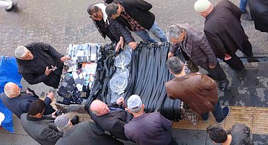 Van'da hayat normale döndü; bayram alışverişi hareketliliği başladı