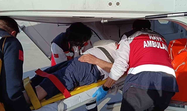 Van'da Kosta kırığı hastası için helikopter ambulans havalandı