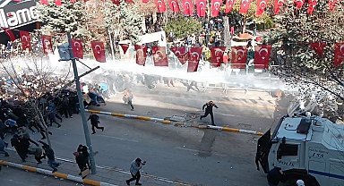 Van'da Siyasi Parti Temsilcilerinin de katıldığı gösteriler devam ediyor