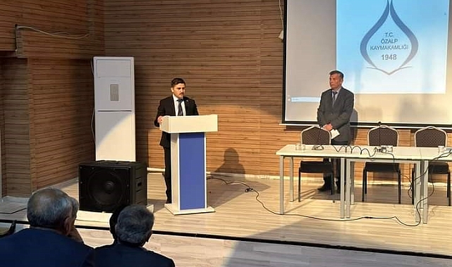 Van'da yeni seçilen muhtarlarla ilk toplantısını yaptı