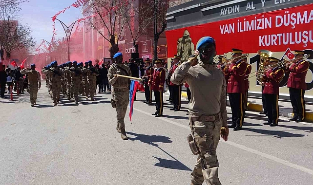 Van'ın düşman işgalinden kurtuluşunun 106'ncı yıl dönümü kutlandı