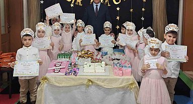 Van'ın İpekyolu ilçesinde Kur'an-ı Kerim'e geçen çocuklar için tören düzenledi