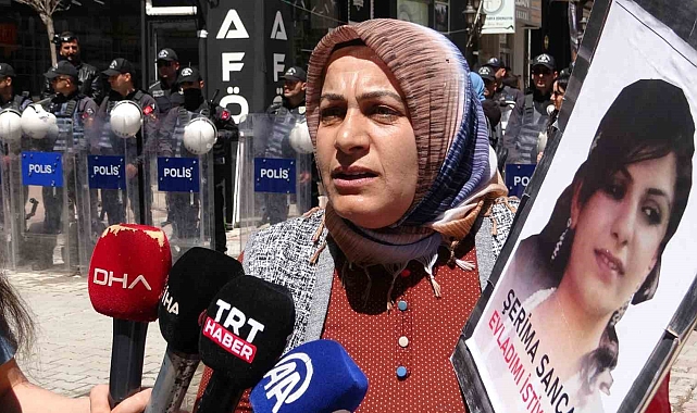 Vanlı anne: "Van Büyükşehir Belediyesinin önünde evlat nöbeti tutacağım"