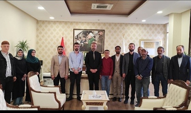 Vanlı gençler umre ile ödüllendirildi