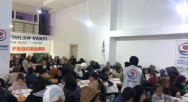 Yetim çocuklar iftar sofrası kuruldu