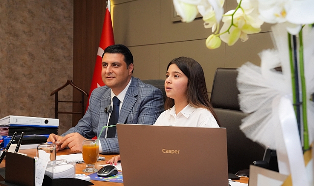 Yılmaz, görevi ecrin Naz Atar’a devretti