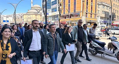 Yüksekova Belediye Başkanı mazbatasını aldı