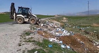 Yüksekova İlçe Özel İdaresi köylerde biriken çöpler için seferber oldu