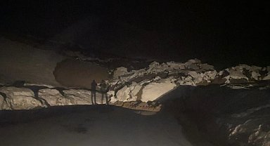 Yüksekova'da heyelan