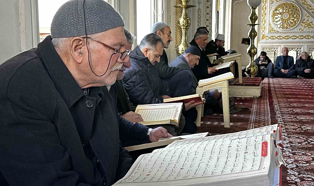 Yüksekova'da mukabele geleneği yaşatılıyor